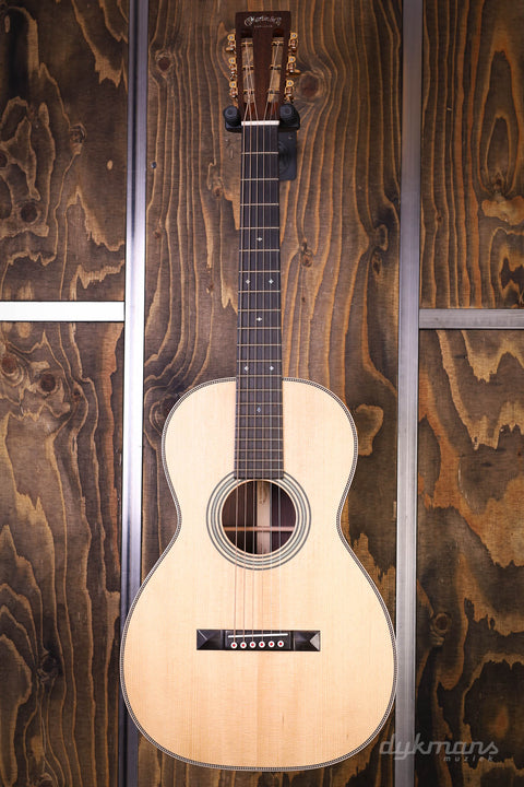 Martin O12-28 Modern Deluxe PRE-OWNED!