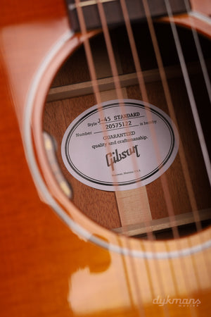 Gibson J-45 Standard Heritage Cherry Sunburst
