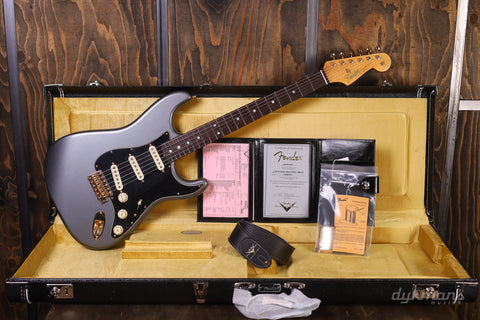 Fender Custom Shop Limited Edition 1965 Dual-Mag Stratocaster Journeyman Relic Charcoal Frost Metallic