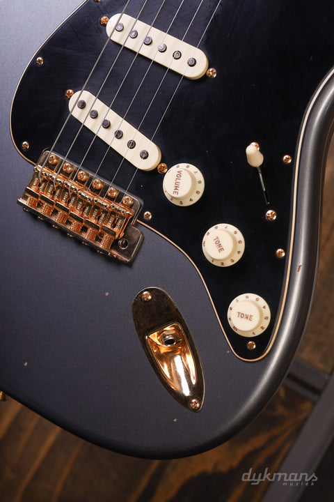 Fender Custom Shop Limited Edition 1965 Dual-Mag Stratocaster Journeyman Relic Charcoal Frost Metallic