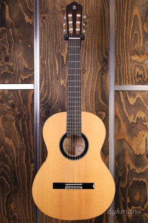 Alhambra 6 Olive Exotic Wood/ Spruce