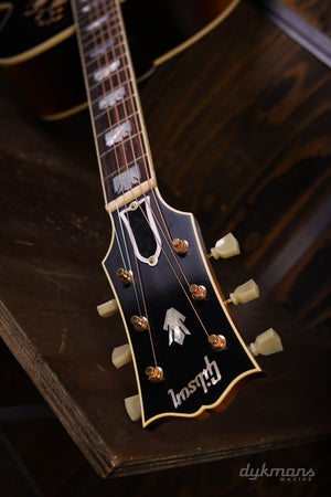 Gibson Custom Shop 1957 SJ-200 Vintage Sunburst