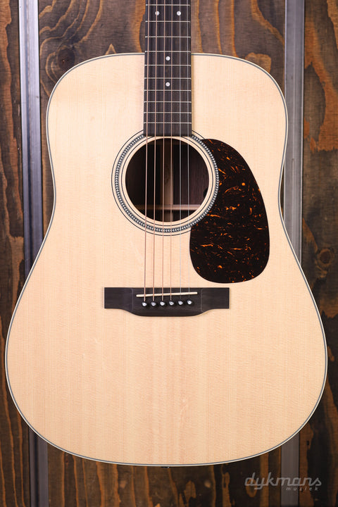 Martin D-16E Rosewood