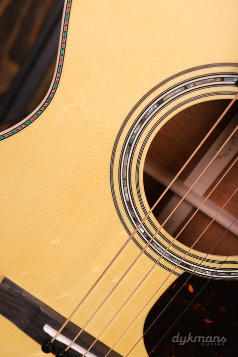 Martin Custom Shop 00-14 Flamed Mahogany