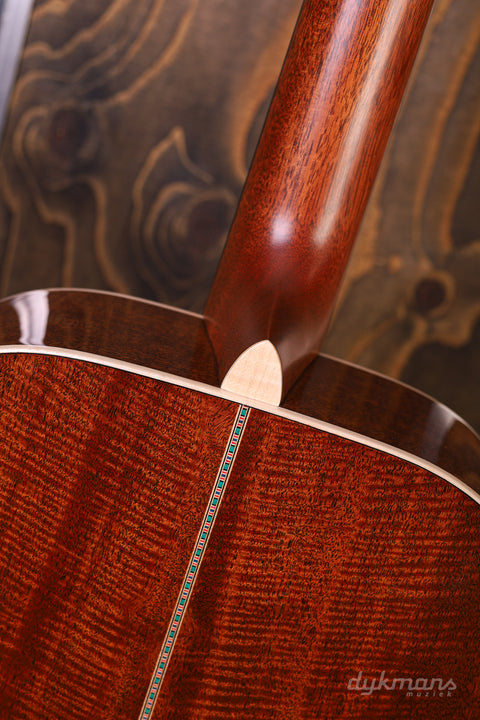 Martin Custom Shop 00-14 Flamed Mahogany