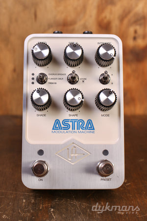 Universal Audio UAFX Astra Modulation Machine
