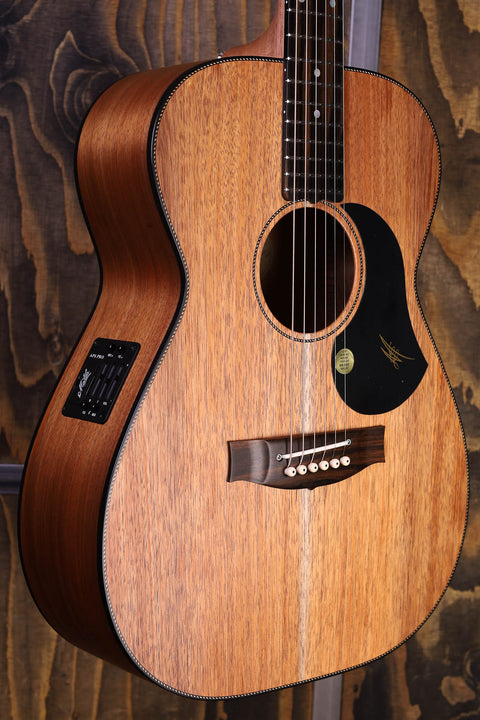 Maton EBW808 Blackwood